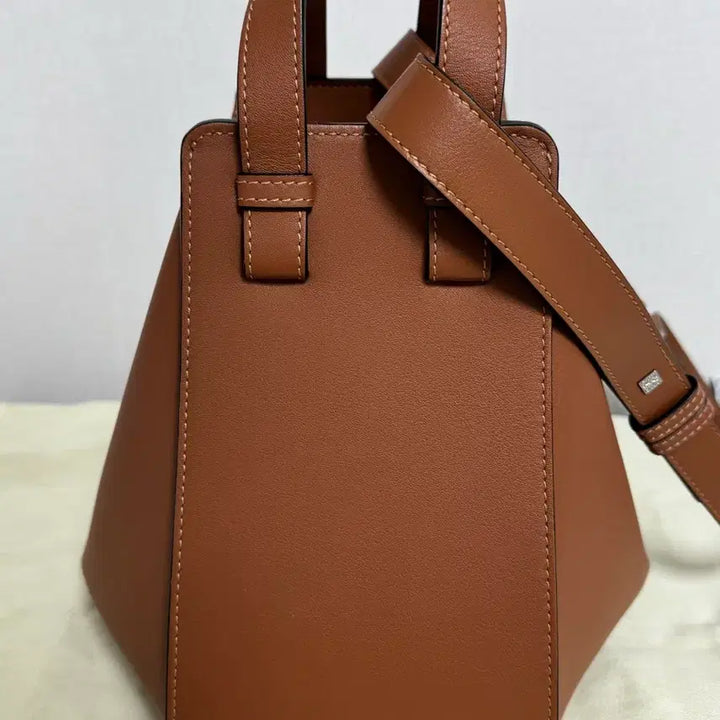 [BUNJANG] Loewe Hammock Small Tan Shoulder Bag / 로에베 해먹백 스몰
