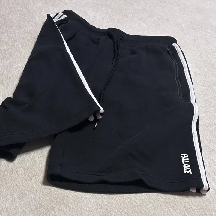 [BUNJANG] Adidas Palace Terry Shorts M / [M] 아디다스 팔라스 테리쇼츠