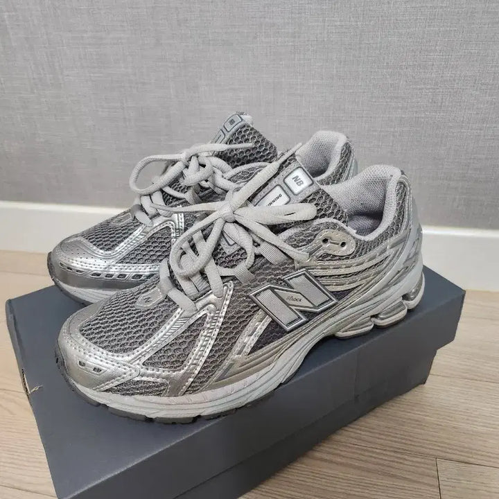 [BUNJANG] New Balance 1906 Gray Silver (Size 260) / 정품)뉴발란스1906 그레이실버 260사이즈((택배무료))