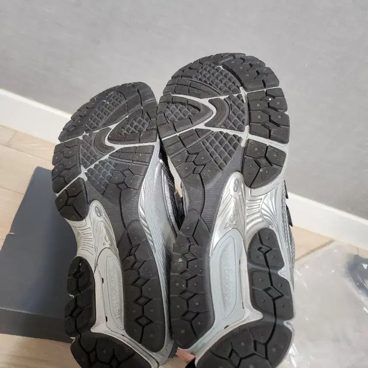 [BUNJANG] New Balance 1906 Gray Silver (Size 260) / 정품)뉴발란스1906 그레이실버 260사이즈((택배무료))