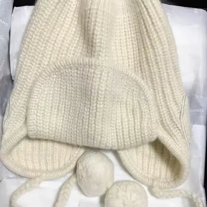 [SOLD OUT] 샤넬 귀여울 털 모자 화이트