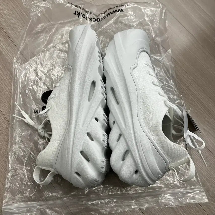 [BUNJANG] Crocs Echo Surge 260 Shoes / 새제품 크록스 에코서지 260 정가139000