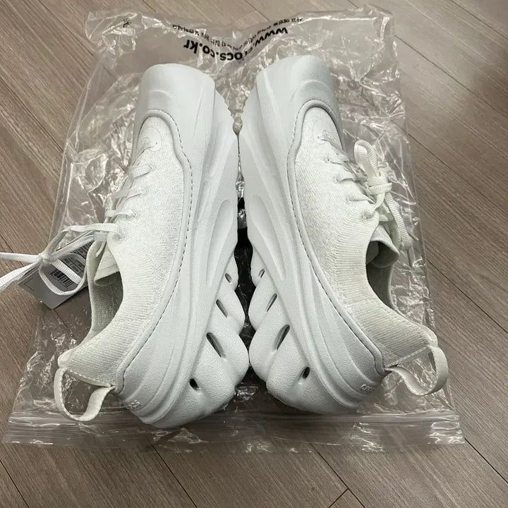 [BUNJANG] Crocs Echo Surge 260 Shoes / 새제품 크록스 에코서지 260 정가139000