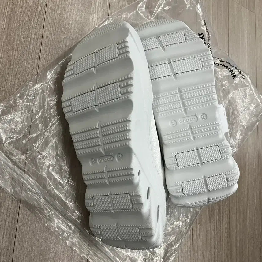 [BUNJANG] Crocs Echo Surge 260 Shoes / 새제품 크록스 에코서지 260 정가139000