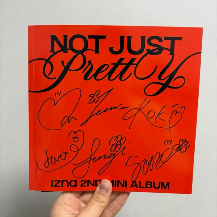 이즈나 싸인앨범 판매