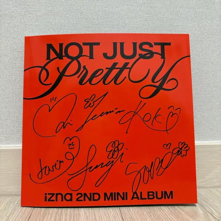 이즈나 싸인앨범 판매