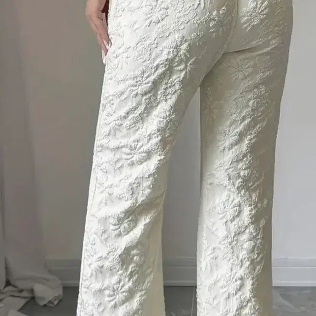 [BUNJANG] New White Floral Pattern Pants / 화이트 플라워 패턴 바지(새상품)