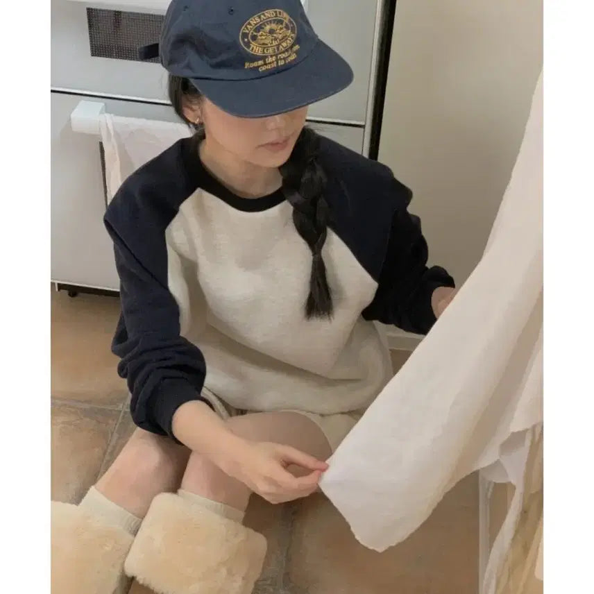 [BUNJANG] Ably Raglan Fleece Sweatshirt / 에이블리 배색 나그랑 기모 맨투맨