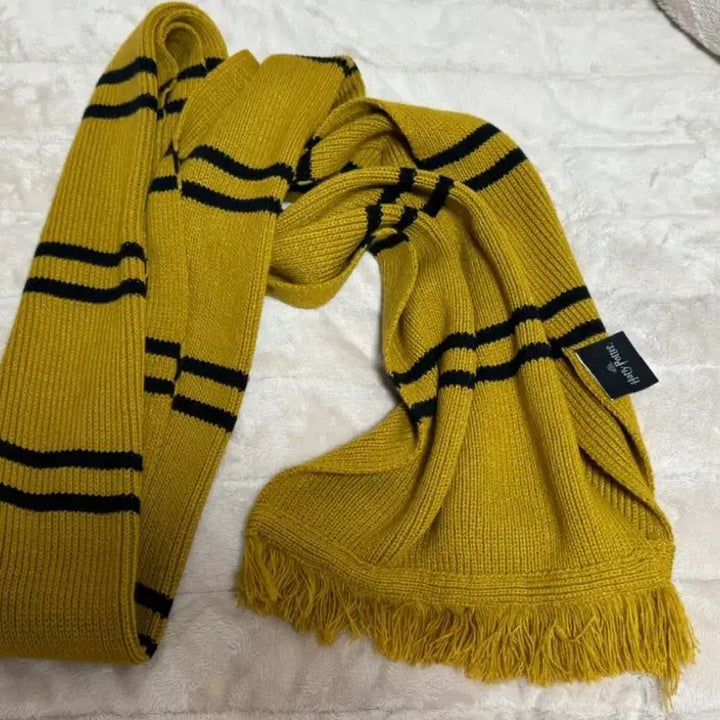 [BUNJANG] Harry Potter Hufflepuff Scarf / 런던 해리포터스튜디오 정품 후플푸프 목도리(머플러)