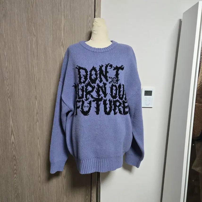 [BUNJANG] AJOBYAJO Purple Lettering Knit Sweater / AJOBYAJO 아조바이아조 퍼플 레터링 니트 스웨터