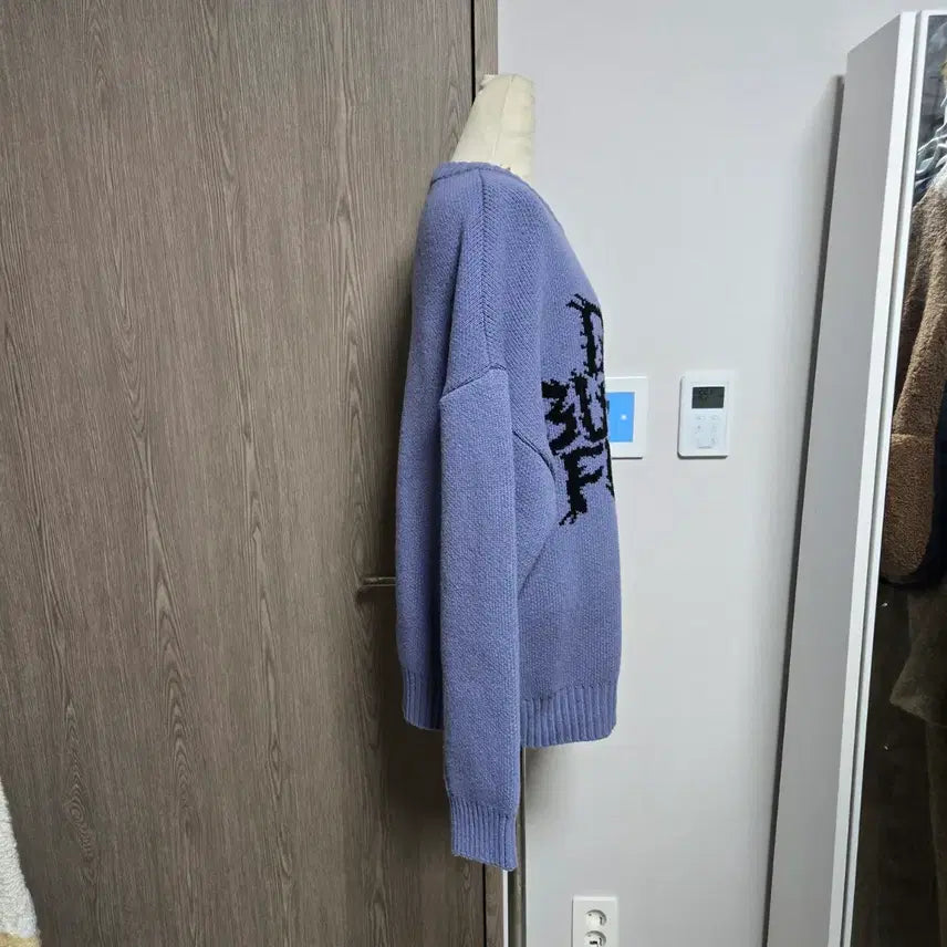 [BUNJANG] AJOBYAJO Purple Lettering Knit Sweater / AJOBYAJO 아조바이아조 퍼플 레터링 니트 스웨터