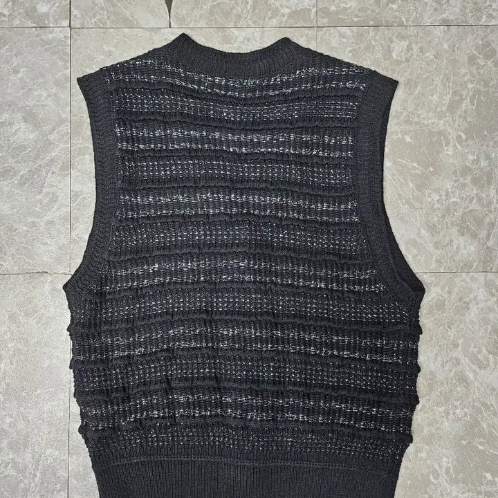 [BUNJANG] The iZ*ONE Knit Vest Black / 더아이잗 니트 조끼 블랙