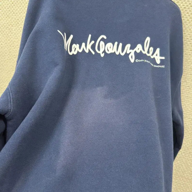 [SOLD OUT] 마크곤잘레스 자수로고 캐주얼 맨투맨 L M09058