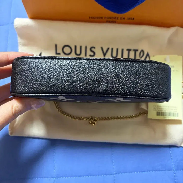[BUNJANG] Louis Vuitton Mini Pochette Accessoires Empreinte Black / 루이비통 미니 포쉐트 악세수아 앙프렝뜨 블랙