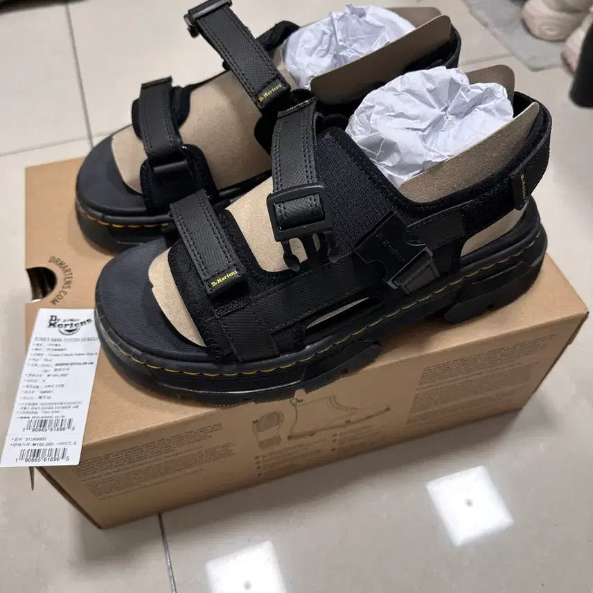 [BUNJANG] Dr. Martens Poster Poly Webbing Sandals (Black, 250) / 닥터마틴 포스터 폴리 웨빙 샌들 블랙 250