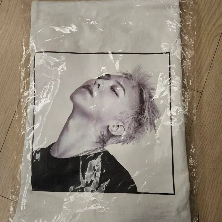 [SOLD OUT] (새상품)에잇세컨즈 GD 콜라보 반팔 티셔츠 (S)