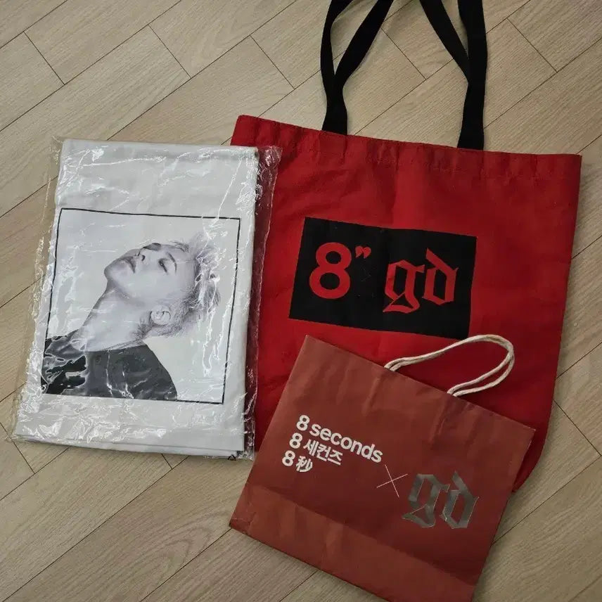 [SOLD OUT] (새상품)에잇세컨즈 GD 콜라보 반팔 티셔츠 (S)