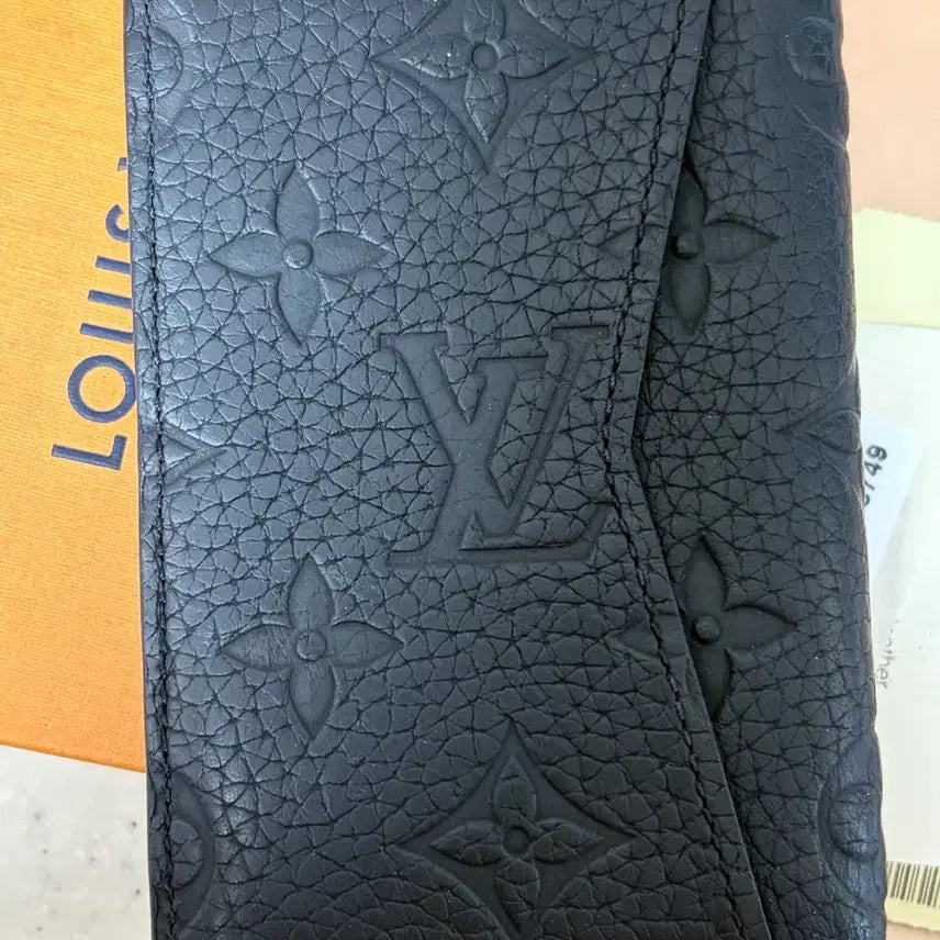 [BUNJANG] Louis Vuitton Pocket Organizer Taurillon Monogram Black / 루이비통 포켓 오거나이저 토뤼옹 모노그램 블랙