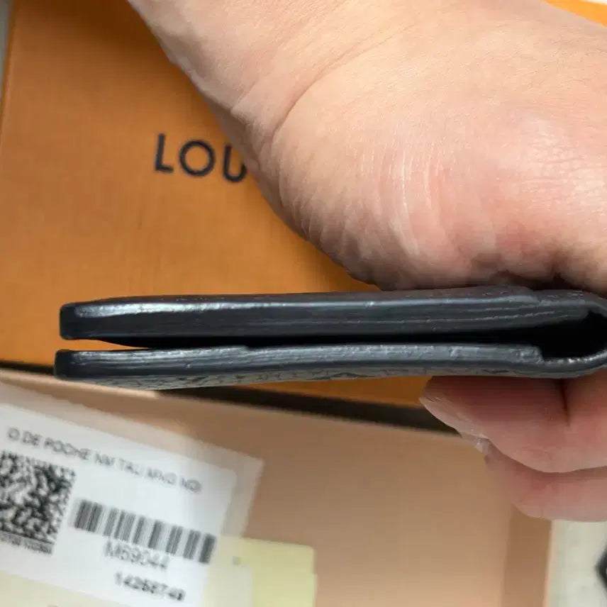 [BUNJANG] Louis Vuitton Pocket Organizer Taurillon Monogram Black / 루이비통 포켓 오거나이저 토뤼옹 모노그램 블랙