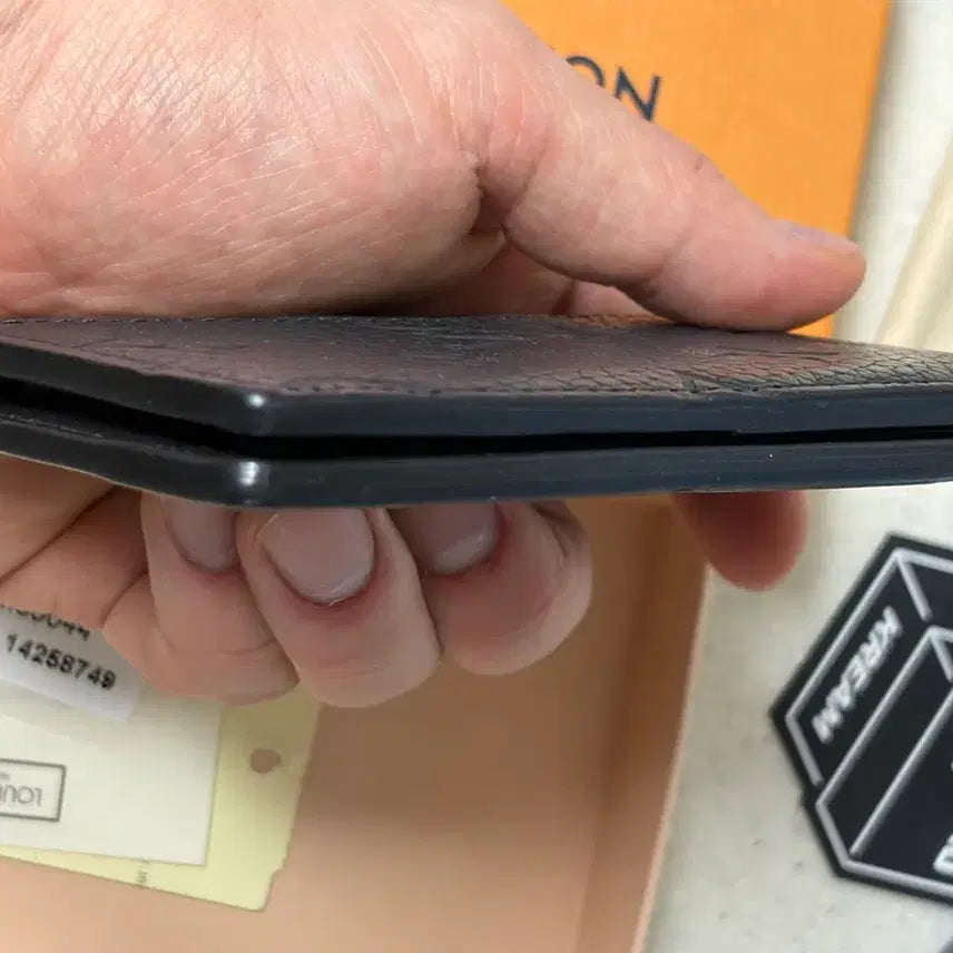 [BUNJANG] Louis Vuitton Pocket Organizer Taurillon Monogram Black / 루이비통 포켓 오거나이저 토뤼옹 모노그램 블랙