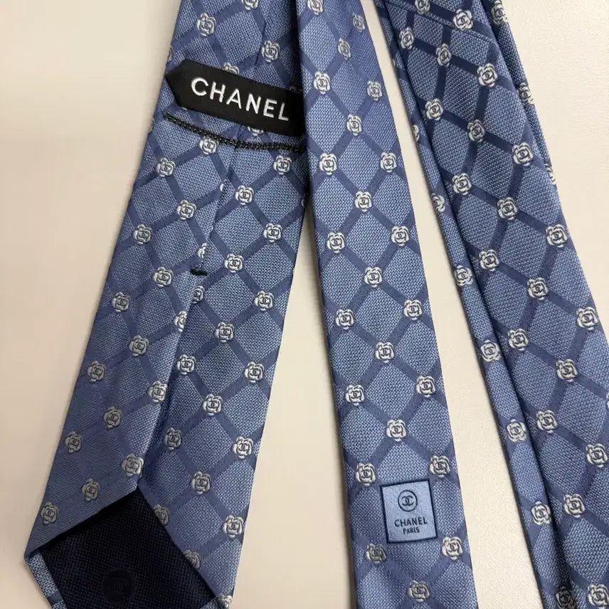 [BUNJANG] Chanel Camellia Tie / 샤넬 카멜리아 넥타이 정품