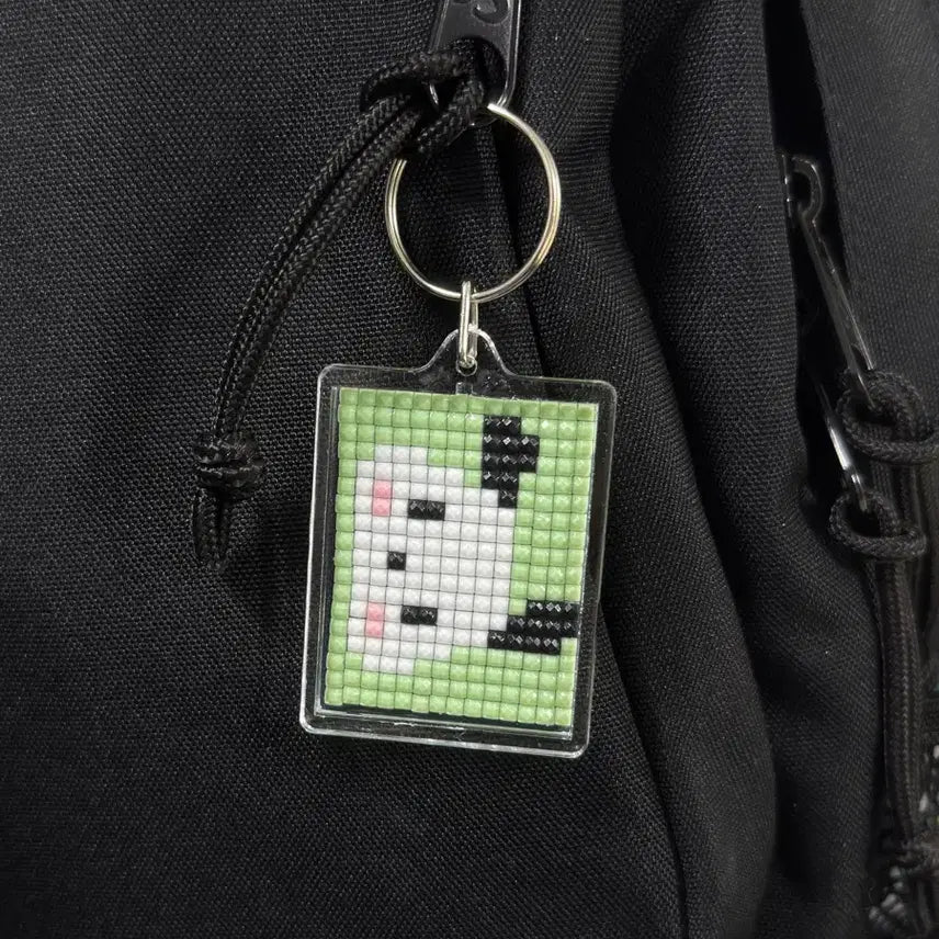 [BUNJANG] Sanrio Pochacco Gemstone Cross-Stitch Keychain / 산리오 포차코 보석십자수 키링