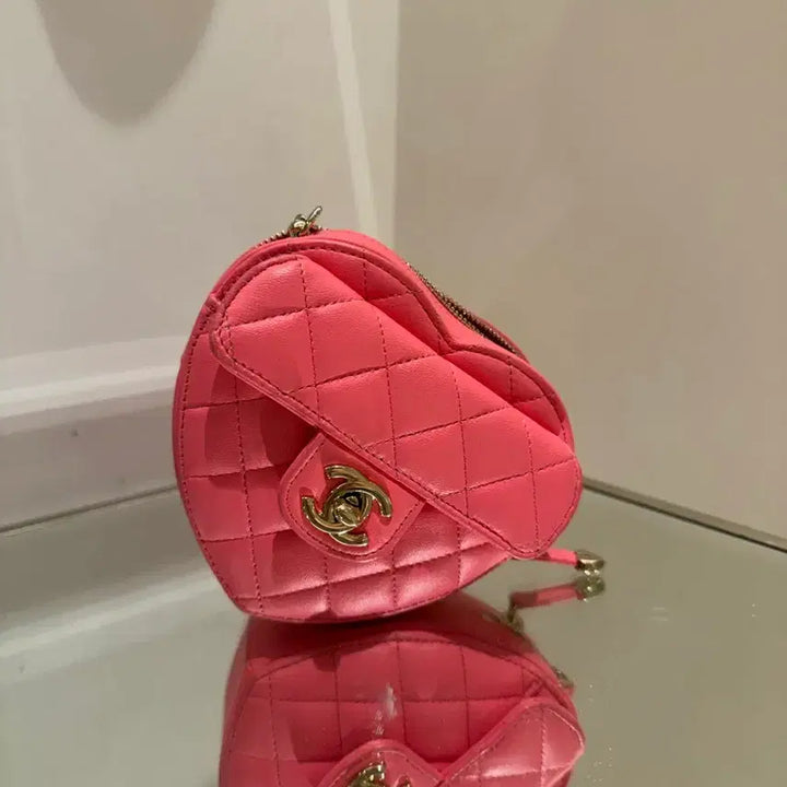 [BUNJANG] Chanel Small Pink Heart Bag / 샤넬 스몰 핑크 하트백