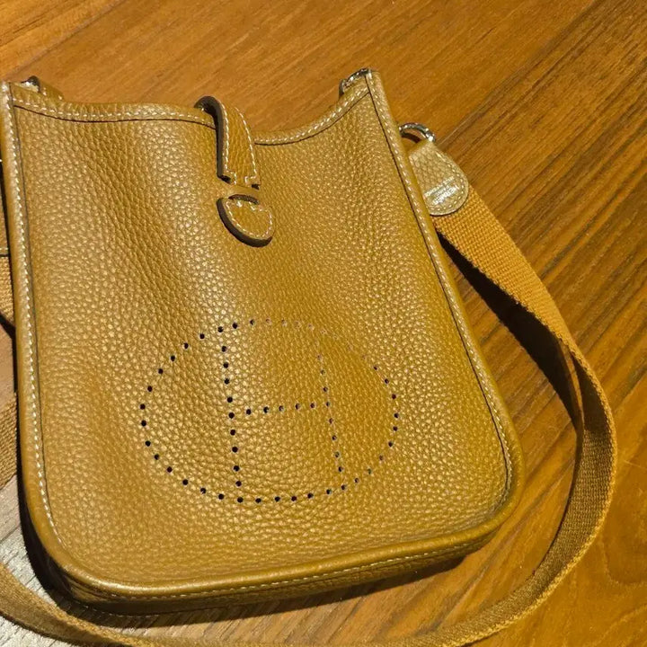 [BUNJANG] Hermes Alex Camel Shoulder Bag / 에르메스 알렉스 카멜 숄더백