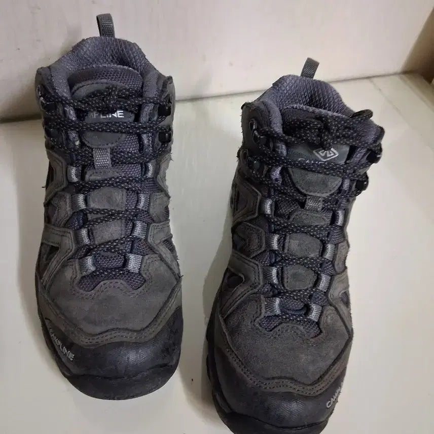 [SOLD OUT] 등산화235  캠프라인 산티아고