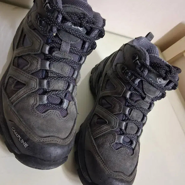 [SOLD OUT] 등산화235  캠프라인 산티아고