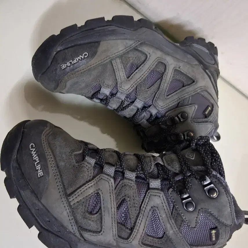 [SOLD OUT] 등산화235  캠프라인 산티아고