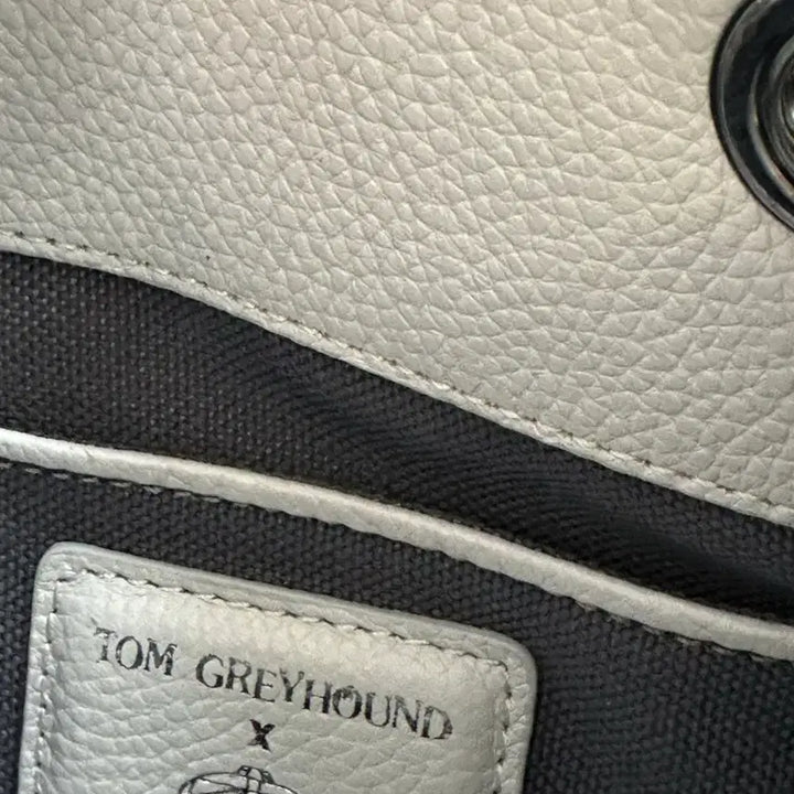 [BUNJANG] TOM GREYHOUND x DECKE Leather Bucket Bag / [1회착용.정가50] 톰그레이하운드x덱케 콜라보 레더 버킷백 한섬