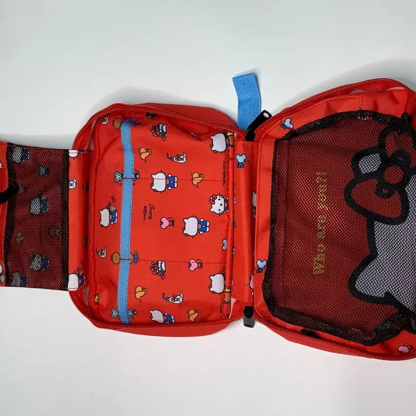 [BUNJANG] Hello Kitty Red Hanging Wash Bag / 헬로키티 레드 파우치 가방 여행용 행잉워싱백 벽걸이