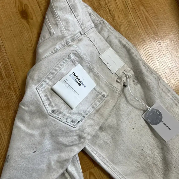 [BUNJANG] Branded 1704 Dirty White Jeans [32] / 새상품 브랜디드 1704 더티화이트진 [32]