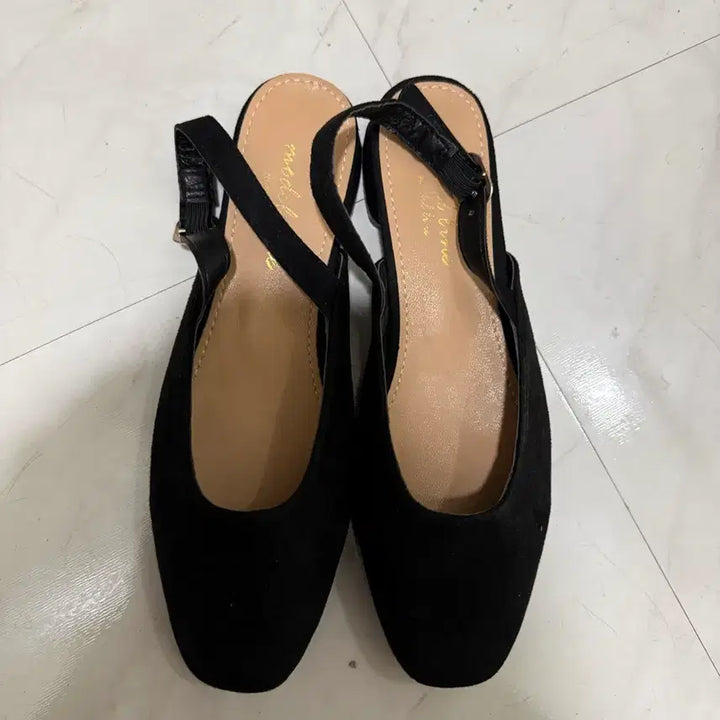 [BUNJANG] Black Slingback Square-toe Heels / 블랙 슬링백 구두