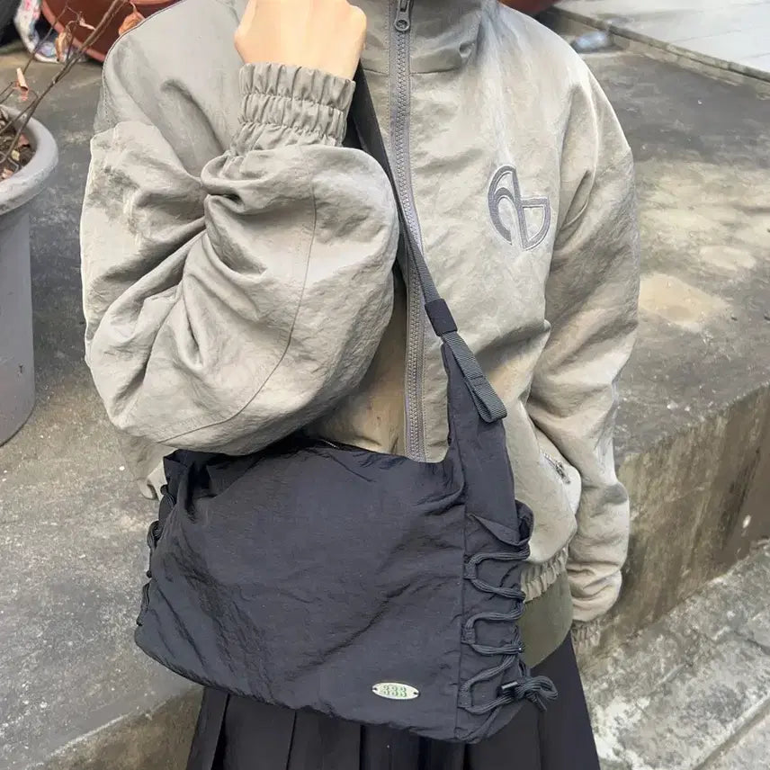 [BUNJANG] Treasure Junghwan Shoulder Bag (Black) / 트리마치 루피 숄더백 블랙 새제품