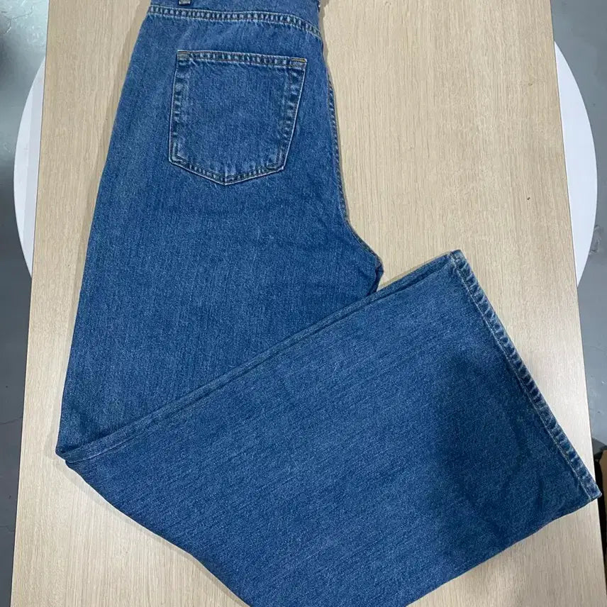 [BUNJANG] STU Women's Flared Denim Pants (L) / STU 우먼 플레어드 데님 팬츠 (L)