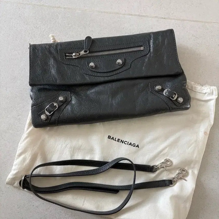 [BUNJANG] Balenciaga Envelope Clutch Bag Gray / 발렌시아가 엔벨롭 클러치백 회색(정품)