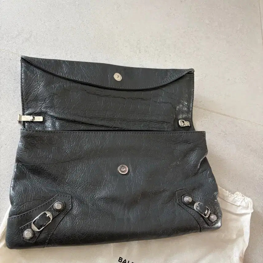[BUNJANG] Balenciaga Envelope Clutch Bag Gray / 발렌시아가 엔벨롭 클러치백 회색(정품)