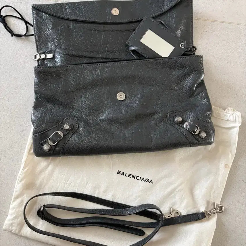 [BUNJANG] Balenciaga Envelope Clutch Bag Gray / 발렌시아가 엔벨롭 클러치백 회색(정품)
