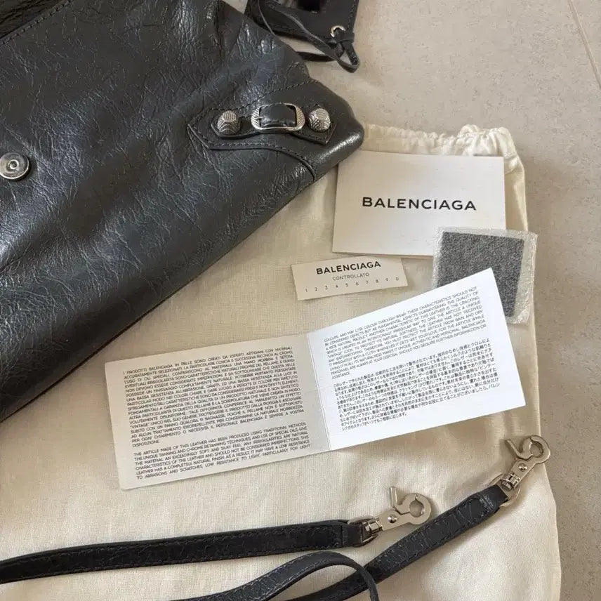 [BUNJANG] Balenciaga Envelope Clutch Bag Gray / 발렌시아가 엔벨롭 클러치백 회색(정품)