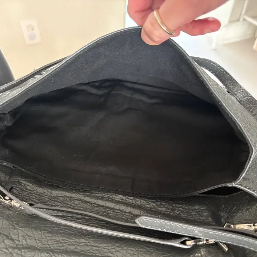 [BUNJANG] Balenciaga Envelope Clutch Bag Gray / 발렌시아가 엔벨롭 클러치백 회색(정품)