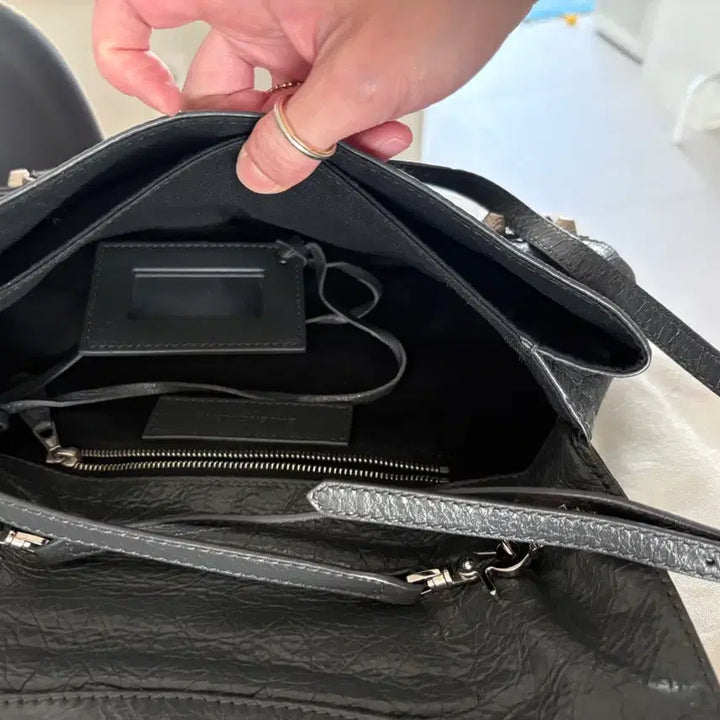 [BUNJANG] Balenciaga Envelope Clutch Bag Gray / 발렌시아가 엔벨롭 클러치백 회색(정품)