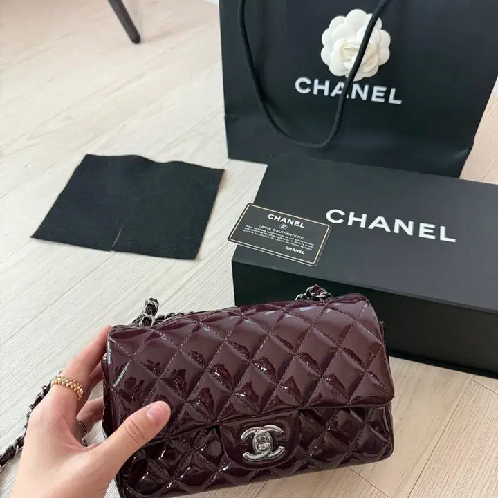 [BUNJANG] Chanel New Mini Flap Bag / 샤넬 뉴미니 플랩백