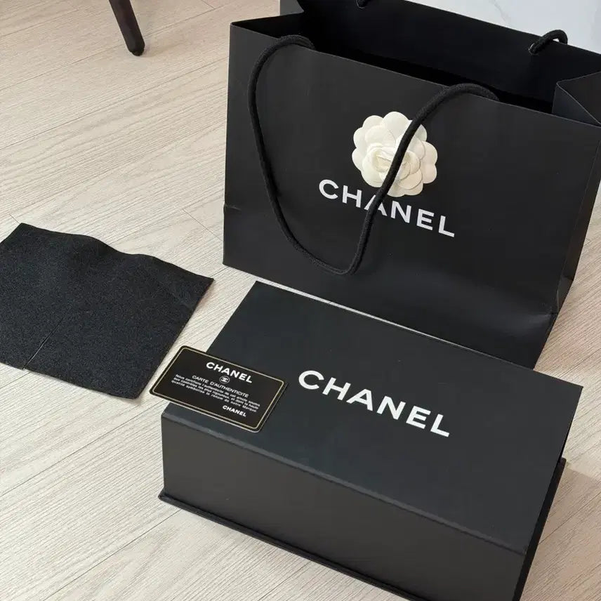 [BUNJANG] Chanel New Mini Flap Bag / 샤넬 뉴미니 플랩백