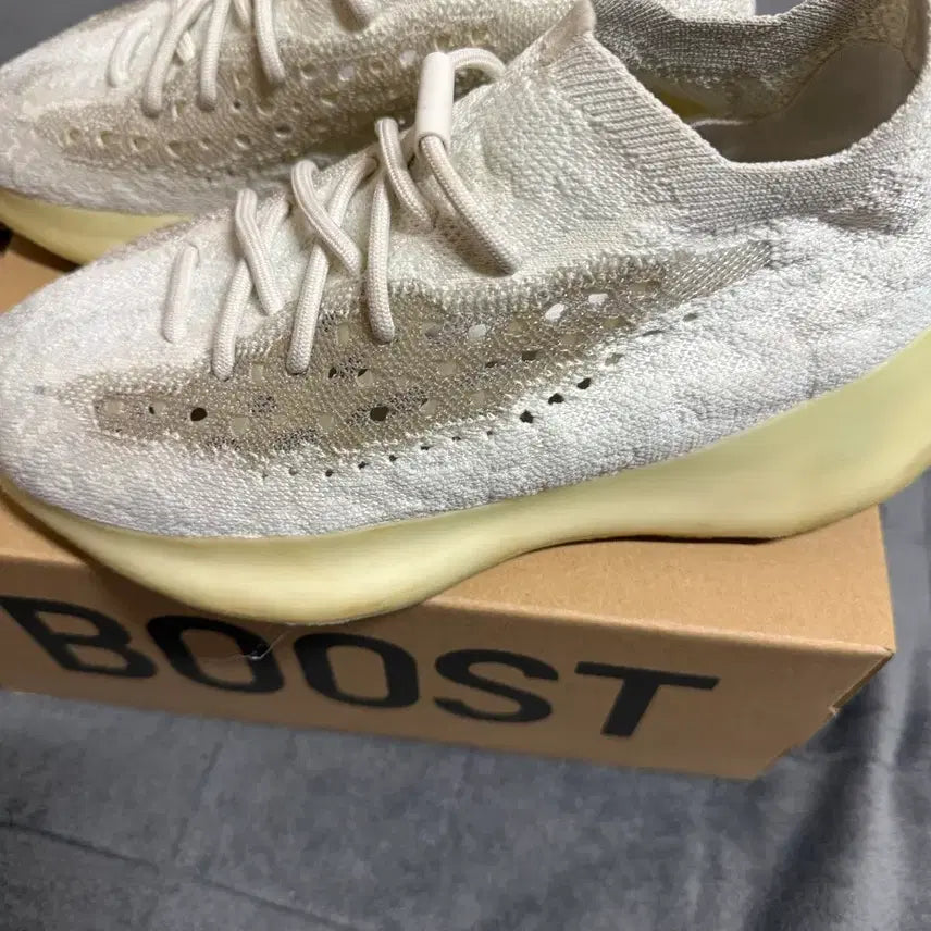 [SOLD OUT] 이지부스트 칼사이트380 (250)