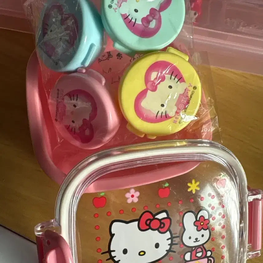 [BUNJANG] Vintage Hello Kitty Mini Lunch Box Bundle Set / 고전키티 미니도시락보관함 일괄