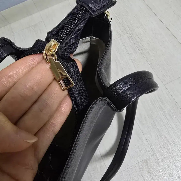 [BUNJANG] Black Women's Tote Shoulder Bag / 블랙 여성 토트백 숄더백