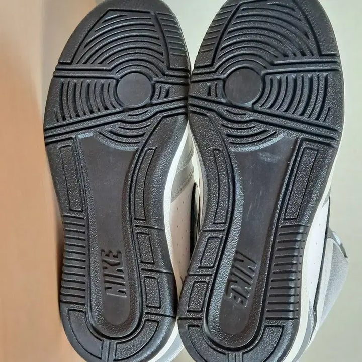 [BUNJANG] Nike Height-Increasing Sneakers / 나이키 키높이 약230-235