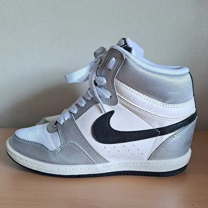 [BUNJANG] Nike Height-Increasing Sneakers / 나이키 키높이 약230-235